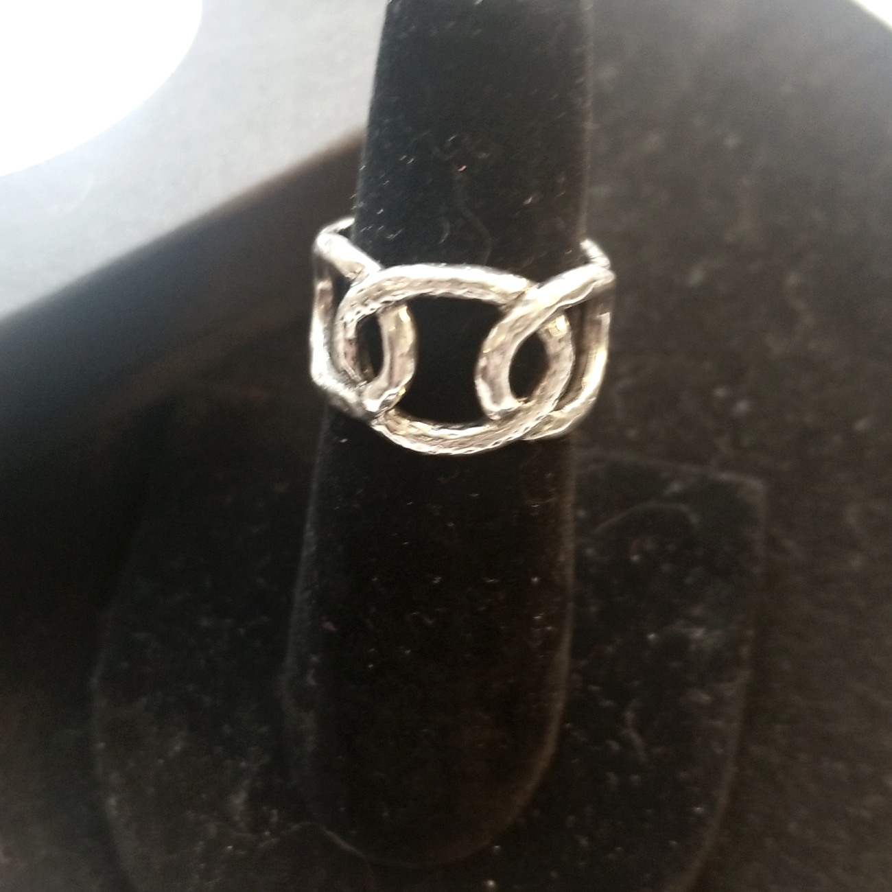 Opulenza Interlocking Ring, Size 6.